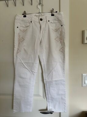 American Eagle Outfitters White Jeans with Beige Embellishment